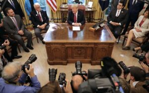 ABD Ekonomisinde Yeni Dönem: Başkan Trump Yönetiminin Politikaları ve Küresel Etkileri